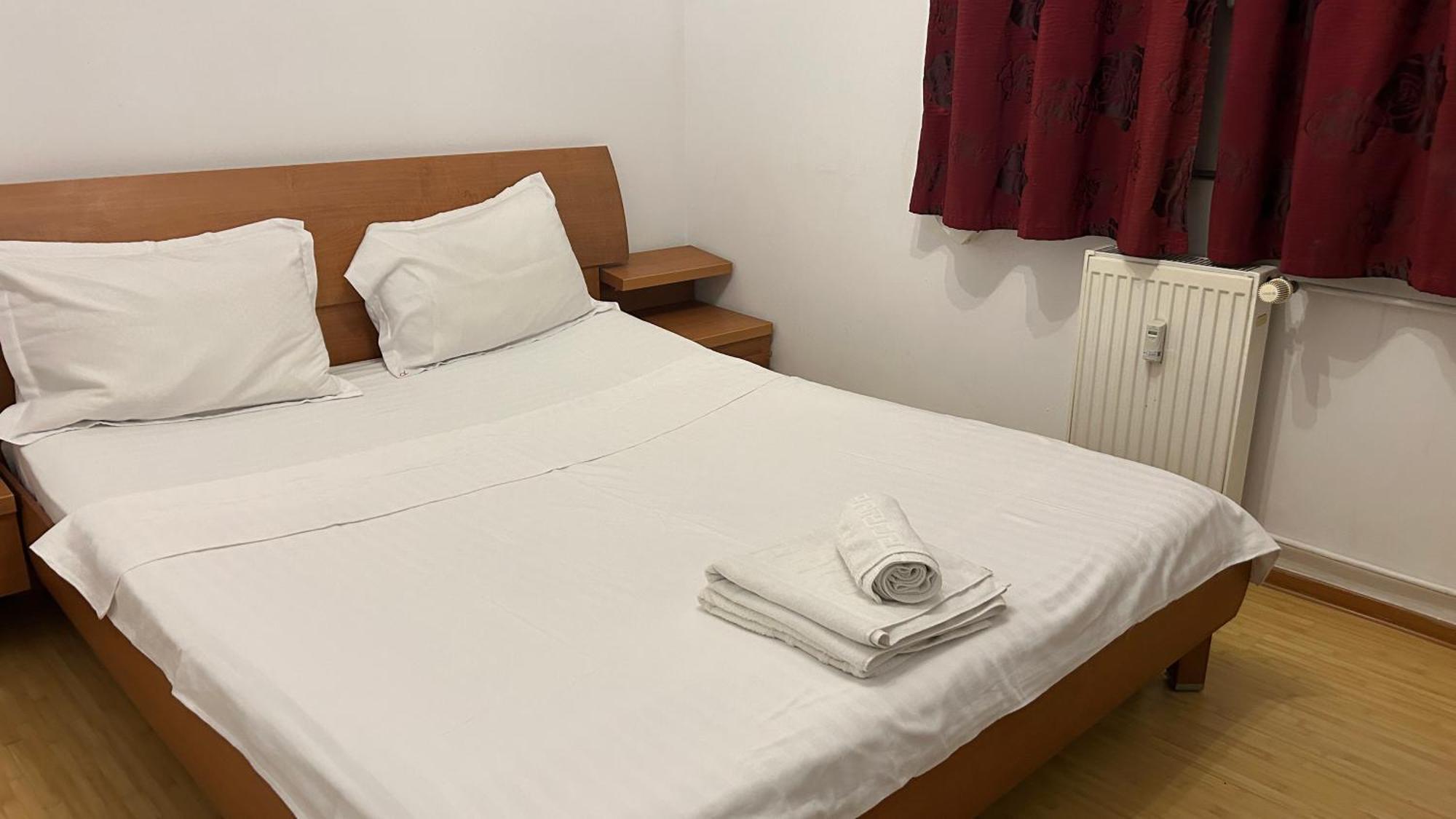 Sleep & Go Parcare Gratuita Self Check-In Appartement Boekarest Buitenkant foto
